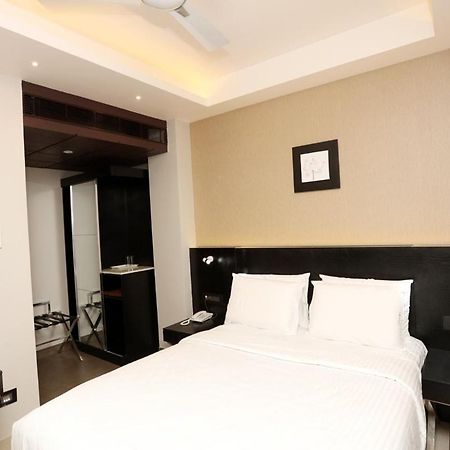 Lnb Residency Hotel Tirupati Bagian luar foto